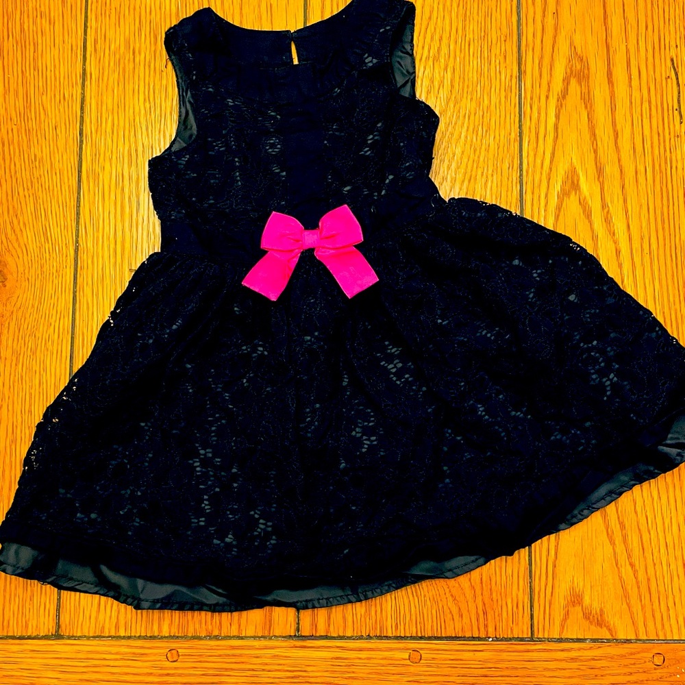2T black lace dress